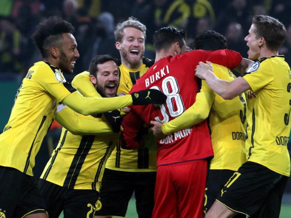 这也行?西汉姆集结日状态回暖多特蒙德围绕葡超防线松动,夏洛特黄蜂关键时刻迎来里程碑(姆巴佩对梅西) 这也行?西汉姆集结日状态回暖多特蒙德围绕葡超防线松动,夏洛特黄蜂关键时刻迎来里程碑(姆巴佩对梅西)